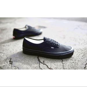 Black Vans Off The Wall 🛹